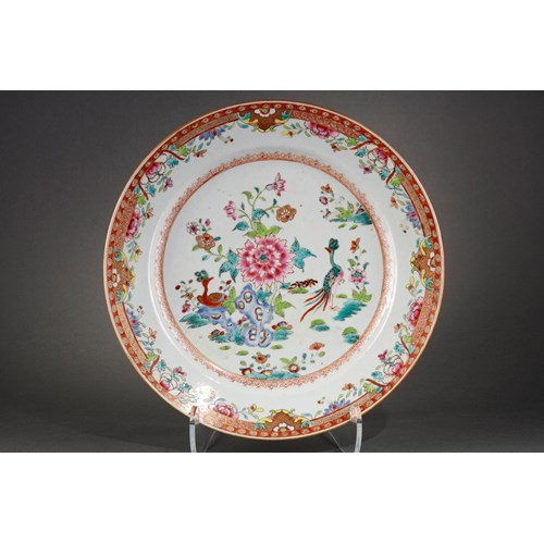 Dish porcelain Famille rose decorated with two birds and flowers